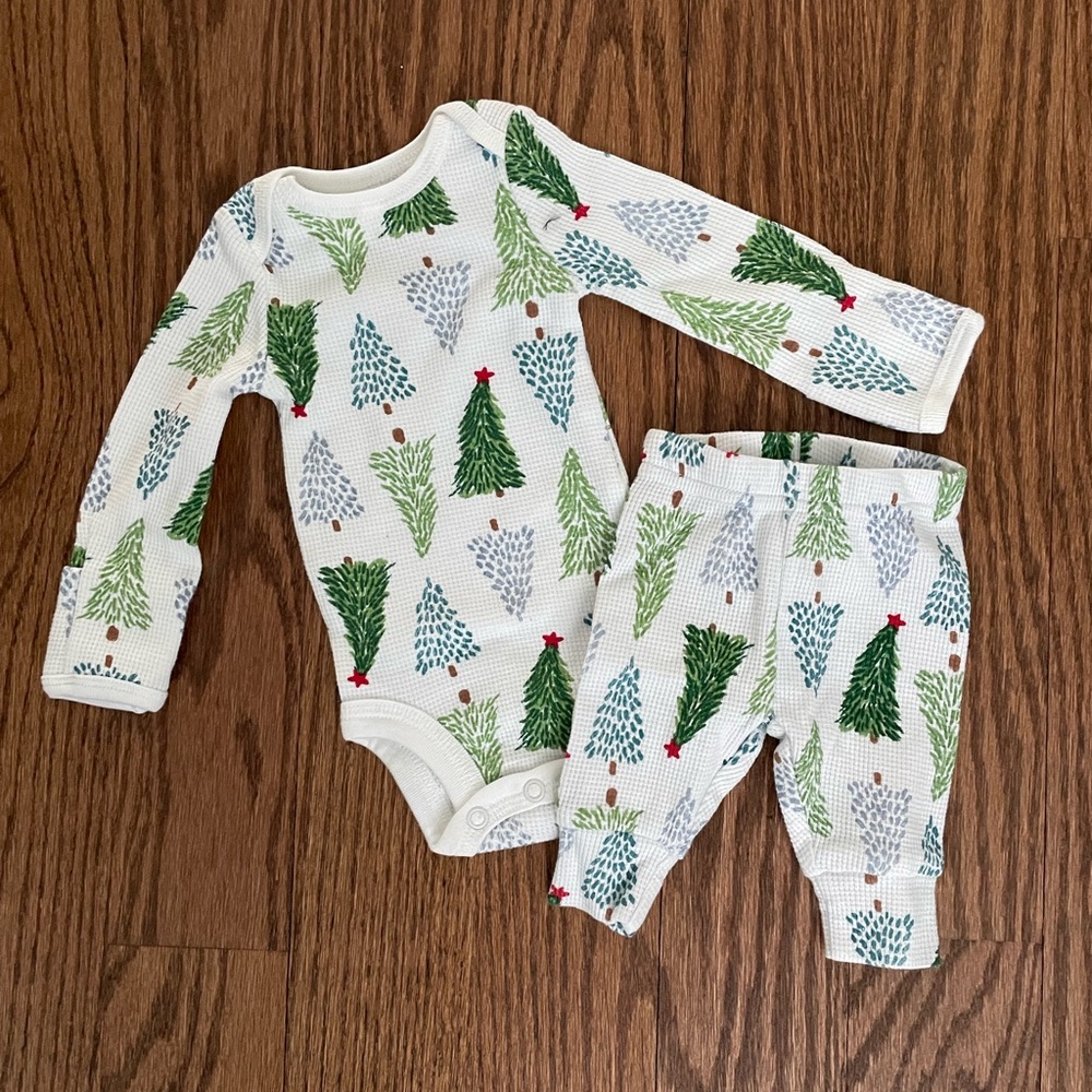 Carter’s Christmas outfit, NB newborn size